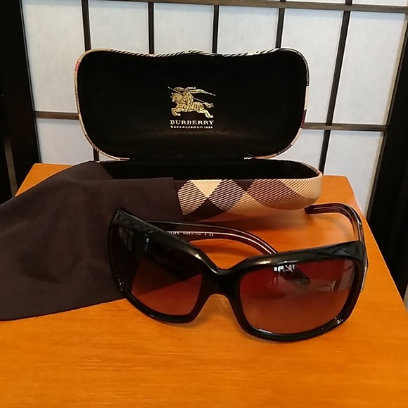 Burberry Accessories - 🦇😎 Burberry 😎🦇 Sunglasses Valentine's Day Gift
